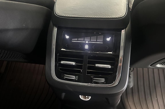 Volvo XC90 24 of 25