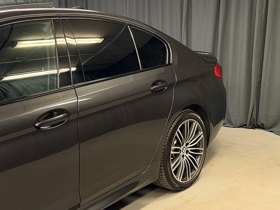 BMW 5-Serie 11 of 30