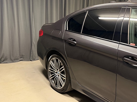 BMW 5-Serie 7 of 30