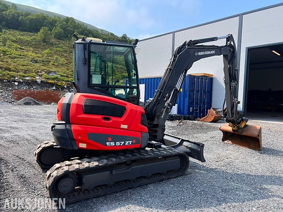 Eurocomach ES57 ZT minigraver - Gått 4721 timer - Engcon tiltrotator - Pusskuffe - Graveskuffe - Sertifisert 5 of 5