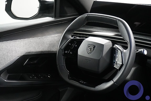 Peugeot e-3008 13 of 29