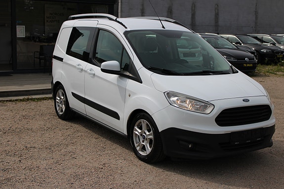 Ford Transit Courier 2 of 5