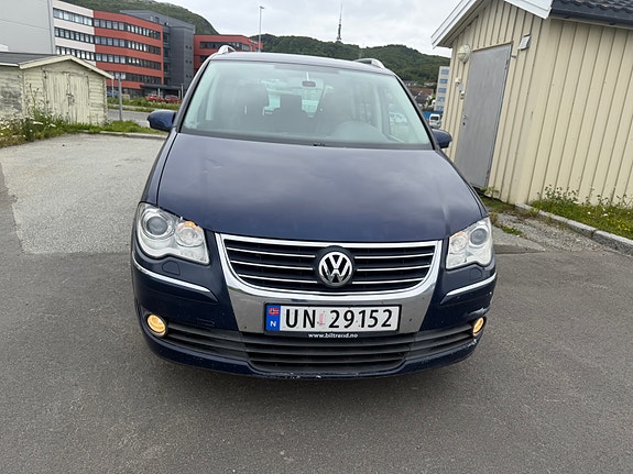 Volkswagen Touran 4 of 5