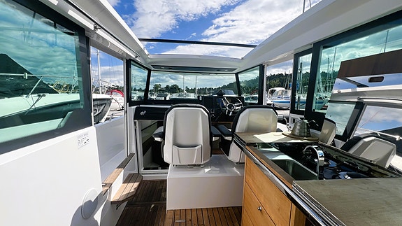 GODT UTSTYRT: Axopar 37 Cabin - Radar -Vannskibøyle - Rails på tak: GI BUD!! 23 of 30