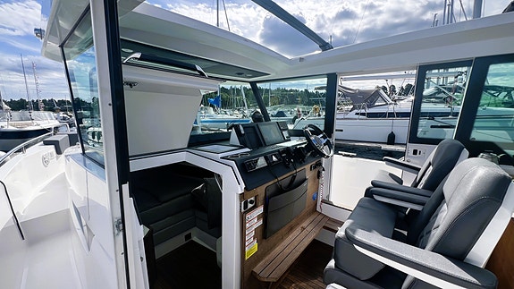 GODT UTSTYRT: Axopar 37 Cabin - Radar -Vannskibøyle - Rails på tak: GI BUD!! 24 of 30