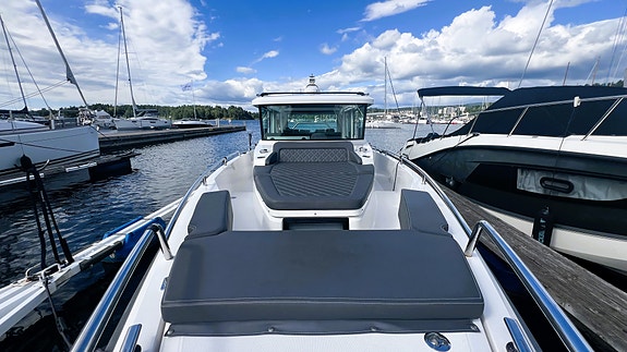 GODT UTSTYRT: Axopar 37 Cabin - Radar -Vannskibøyle - Rails på tak: GI BUD!! 17 of 30