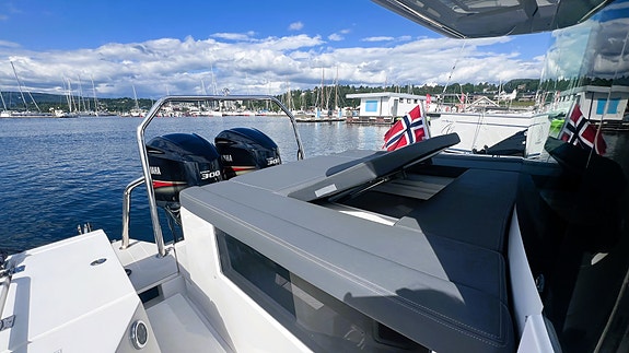 GODT UTSTYRT: Axopar 37 Cabin - Radar -Vannskibøyle - Rails på tak: GI BUD!! 7 of 30