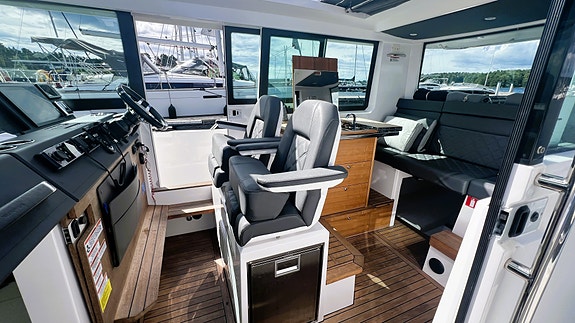 GODT UTSTYRT: Axopar 37 Cabin - Radar -Vannskibøyle - Rails på tak: GI BUD!! 20 of 30