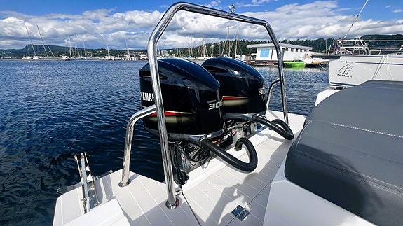 GODT UTSTYRT: Axopar 37 Cabin - Radar -Vannskibøyle - Rails på tak: GI BUD!! 10 of 30