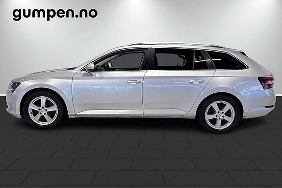 Skoda Superb 2 of 5