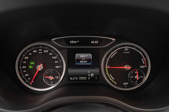 Mercedes-Benz B250 e 13 of 23
