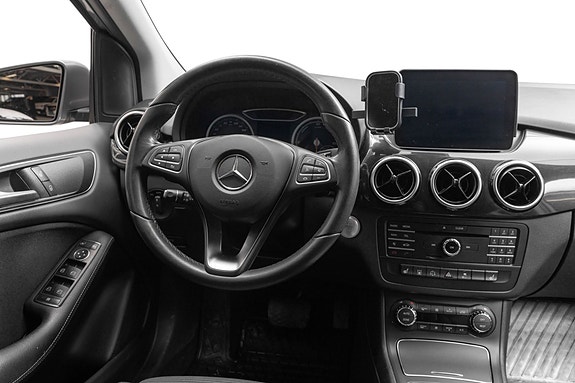 Mercedes-Benz B250 e 20 of 23