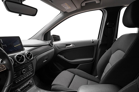 Mercedes-Benz B250 e 17 of 23