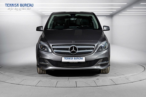 Mercedes-Benz B250 e 2 of 5