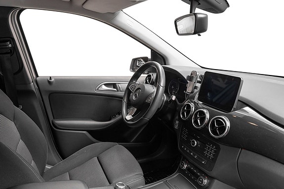 Mercedes-Benz B250 e 22 of 23