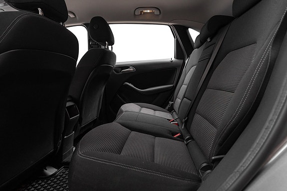 Mercedes-Benz B250 e 18 of 23
