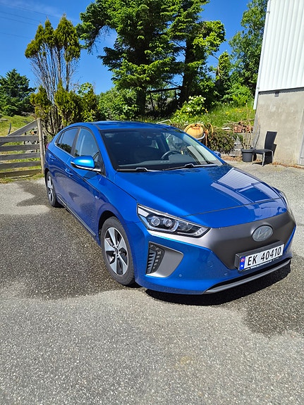 Hyundai IONIQ 2 of 5