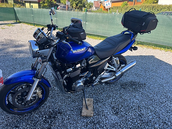 Suzuki GSX 1400 10 of 27