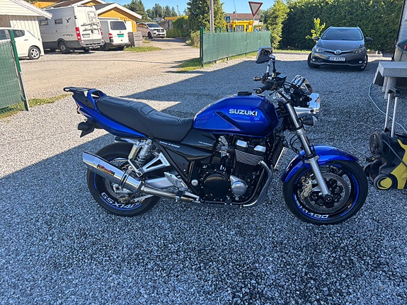 Suzuki GSX 1400 26 of 27