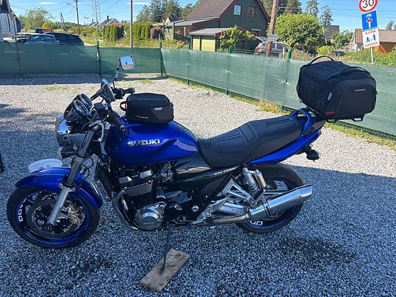 Suzuki GSX 1400 11 of 27