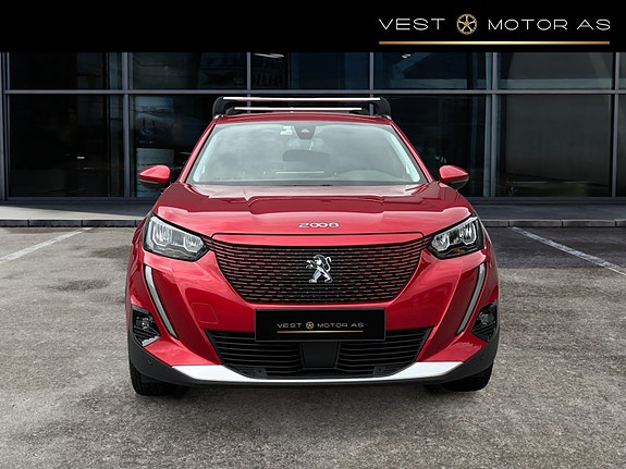 Peugeot e-2008 2 of 5