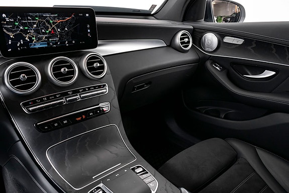 Mercedes-Benz GLC300 e 15 of 22