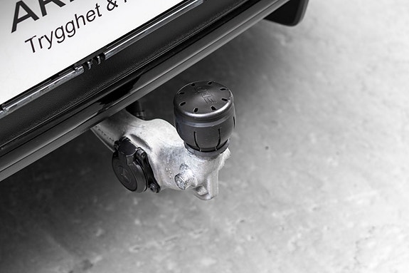 Mercedes-Benz GLC300 e 8 of 22