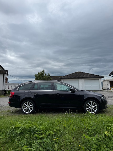 Skoda Octavia 3 of 5
