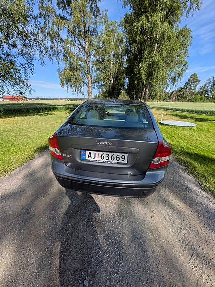 Volvo S40 4 of 5