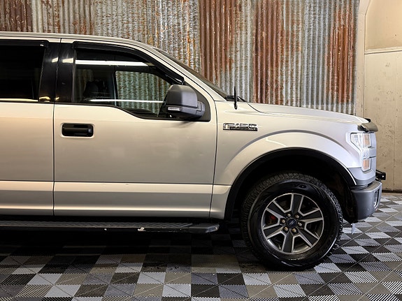 Ford F-150 4 of 5