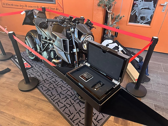 KTM Brabus 1300 R Edition 23 Carbon Black 1 av 145 Collector Bike 14 of 18