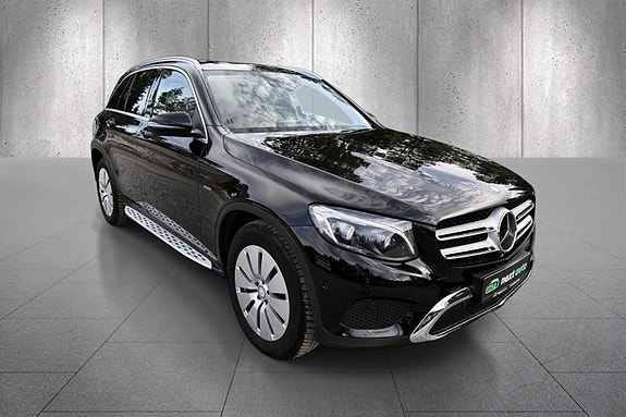 Mercedes-Benz GLC350 e 4 of 5