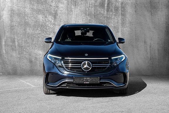Mercedes-Benz EQC400 3 of 5