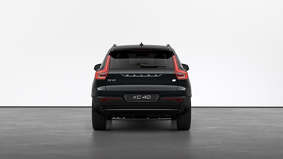 Volvo XC40 5 of 5