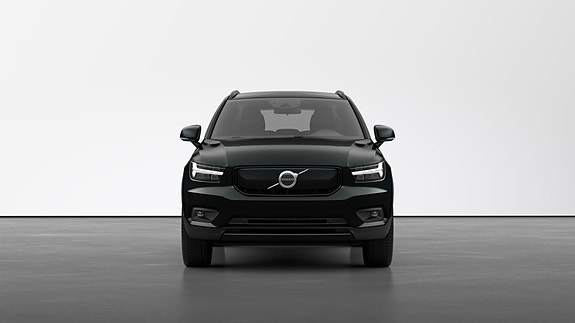 Volvo XC40 3 of 5