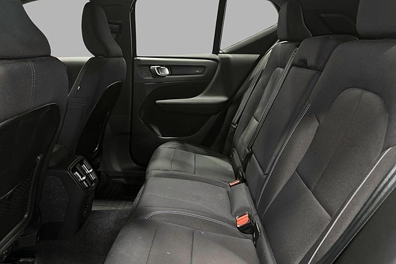 Volvo XC40 16 of 24