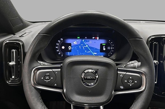 Volvo XC40 9 of 24