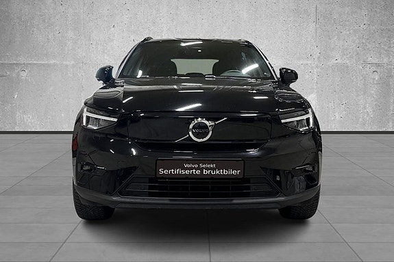 Volvo XC40 3 of 24