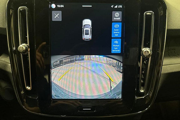 Volvo XC40 15 of 24
