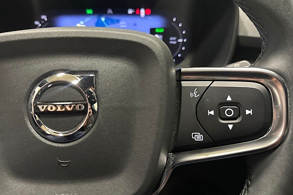Volvo XC40 12 of 24