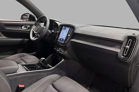 Volvo XC40 18 of 24