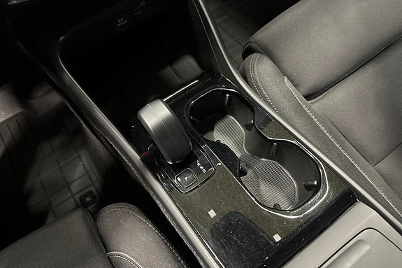 Volvo XC40 13 of 24