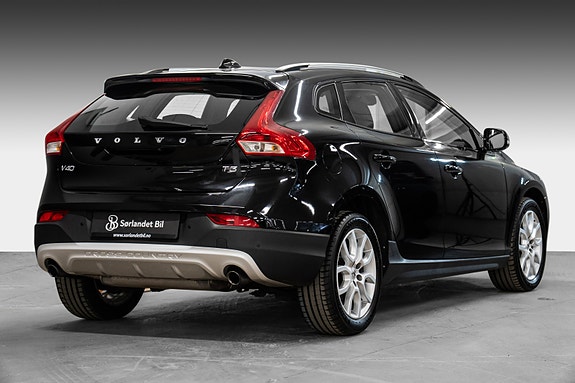 Volvo V40 Cross Country 5 of 5