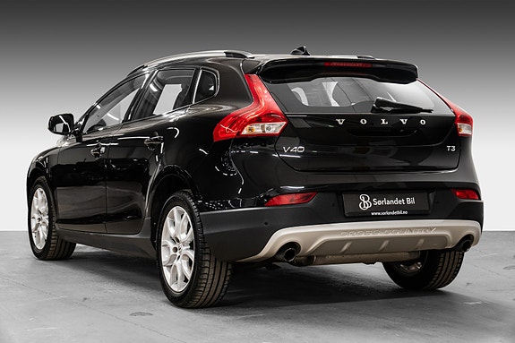 Volvo V40 Cross Country 4 of 5