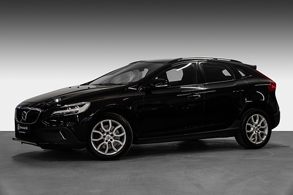 Volvo V40 Cross Country 2 of 5