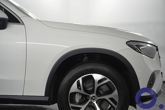 Mercedes-Benz GLC300 e 3 of 30
