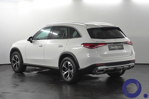 Mercedes-Benz GLC300 e 7 of 30