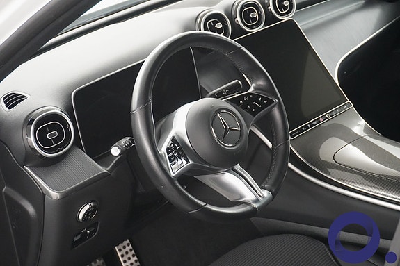 Mercedes-Benz GLC300 e 12 of 30