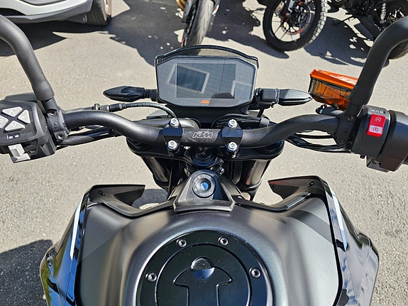 KTM 890 Duke 14 of 15