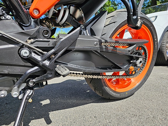 KTM 890 Duke 10 of 15
